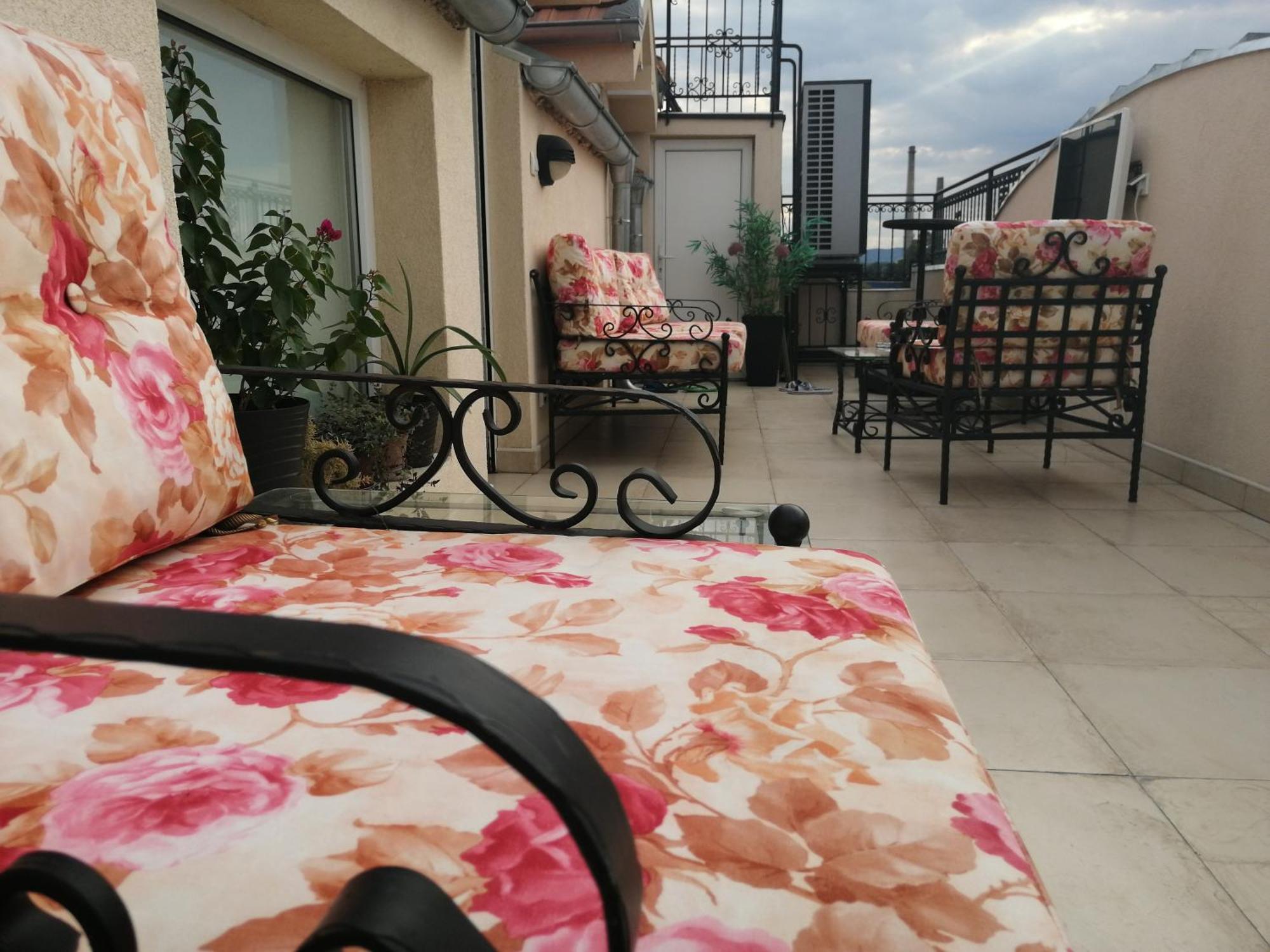 New And Nice Apartments 克拉古耶瓦茨 外观 照片